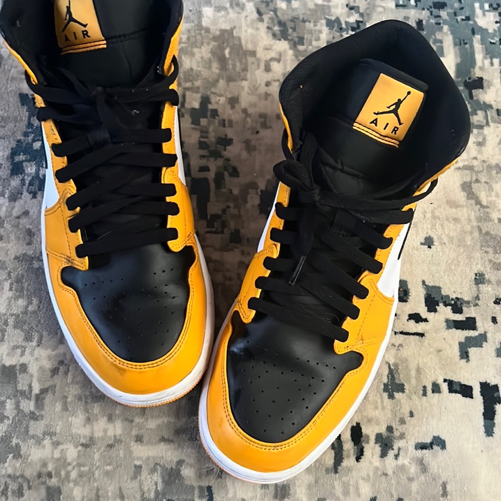 Jordan 1 yellow retros
